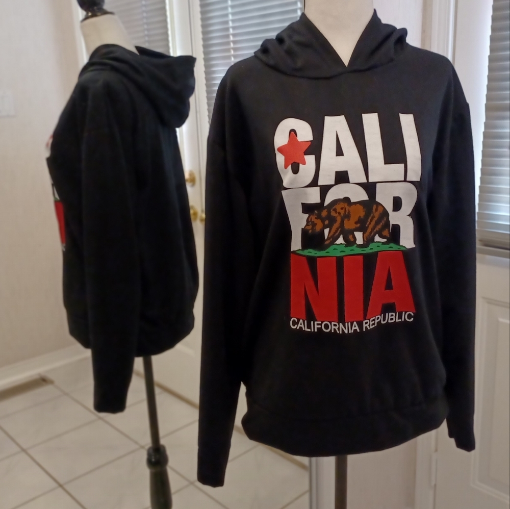 4/$60 New Black California Hoodie - Size Small